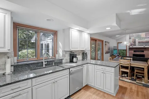 24 Oakmont Drive Concord NH 03301