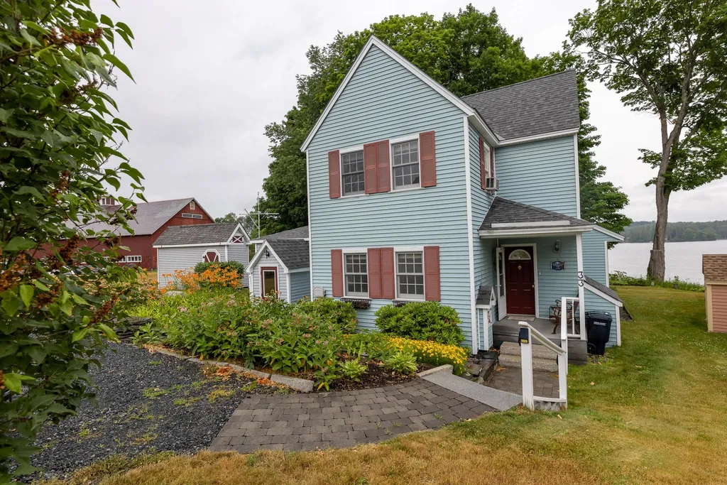 33 Caleb Dyer Lane Enfield NH 03748