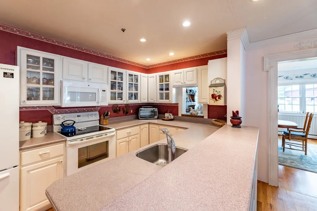 33 Caleb Dyer Lane Enfield NH 03748