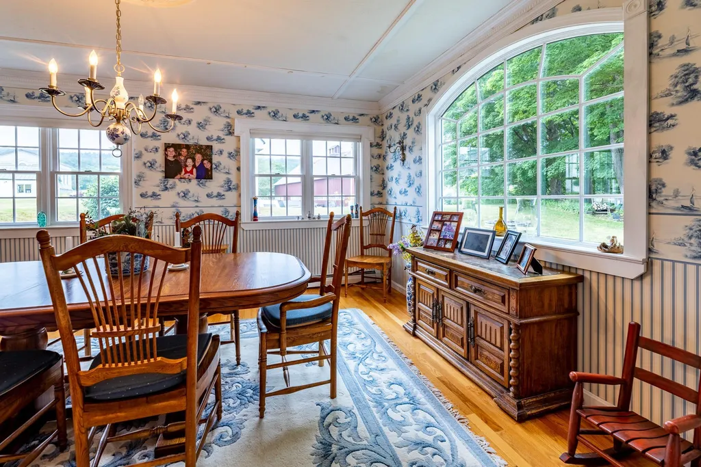 33 Caleb Dyer Lane Enfield NH 03748