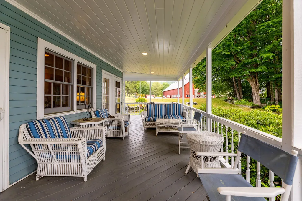 33 Caleb Dyer Lane Enfield NH 03748