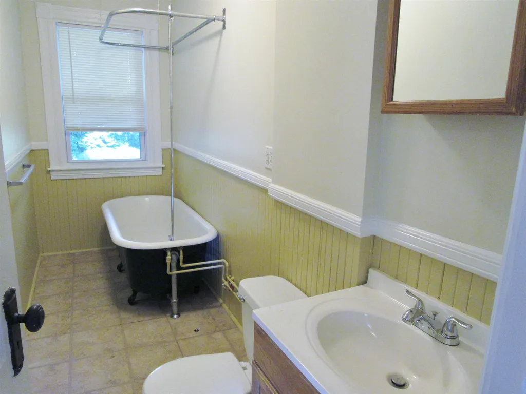 68 Laval Street Manchester NH 03102-3499