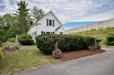 6 Hilton Road Dover NH 03820