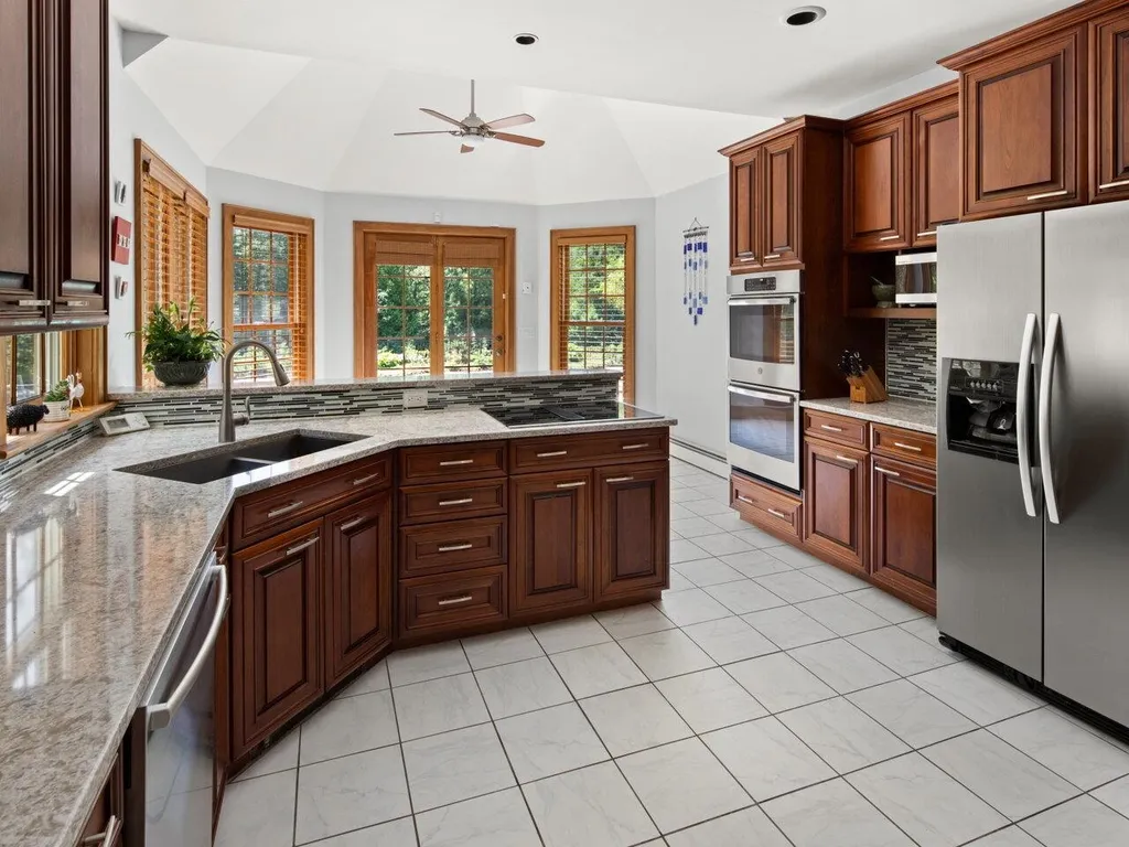 81 Goldenrod Lane Williston VT 05495