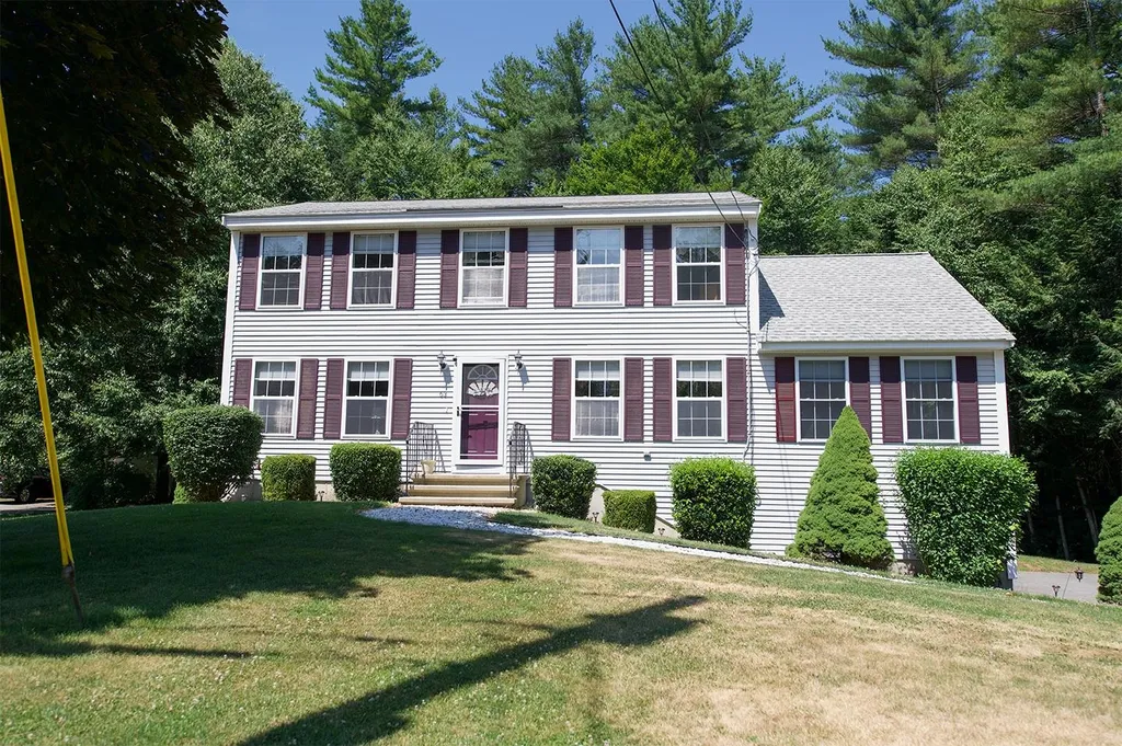 63 Peabody Drive Danville NH 03819