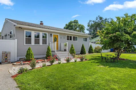 11 Marion Street Goffstown NH 03045