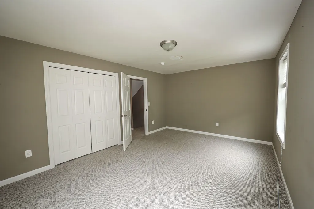 14b Sunshine Drive Hudson NH 03051