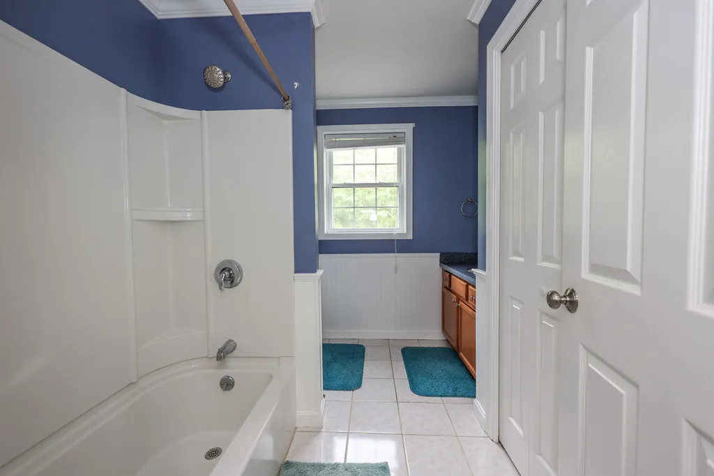 14b Sunshine Drive Hudson NH 03051