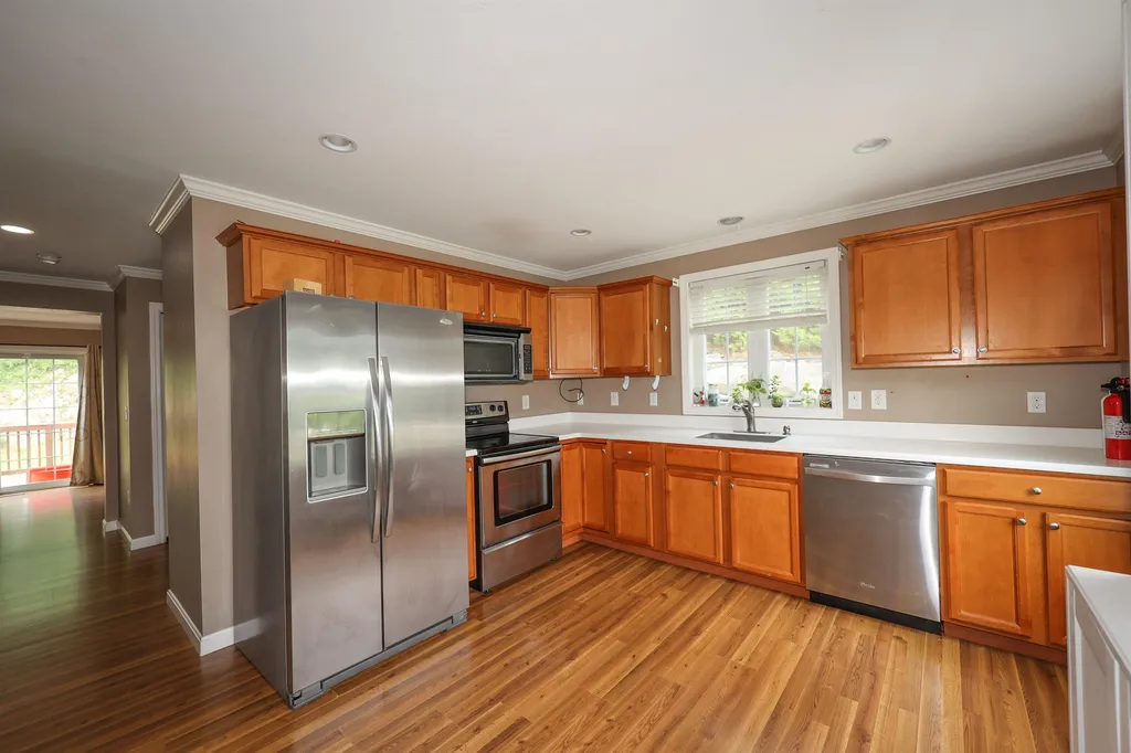 14b Sunshine Drive Hudson NH 03051