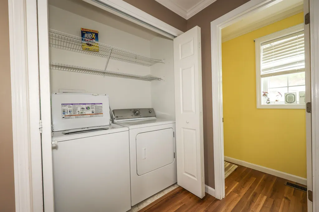 14b Sunshine Drive Hudson NH 03051