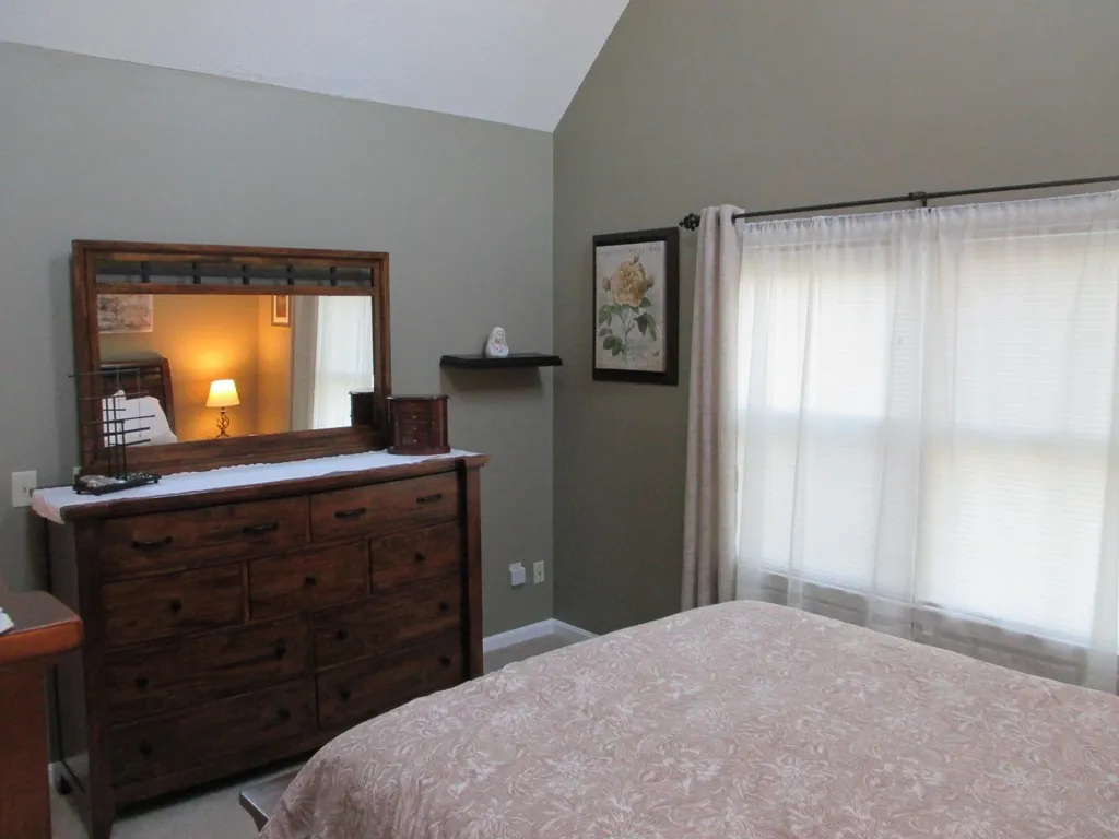 28d Stonehouse Lane Keene NH 03431