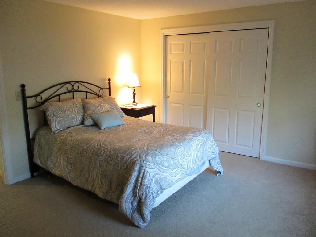 28d Stonehouse Lane Keene NH 03431