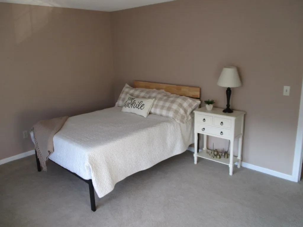 28d Stonehouse Lane Keene NH 03431