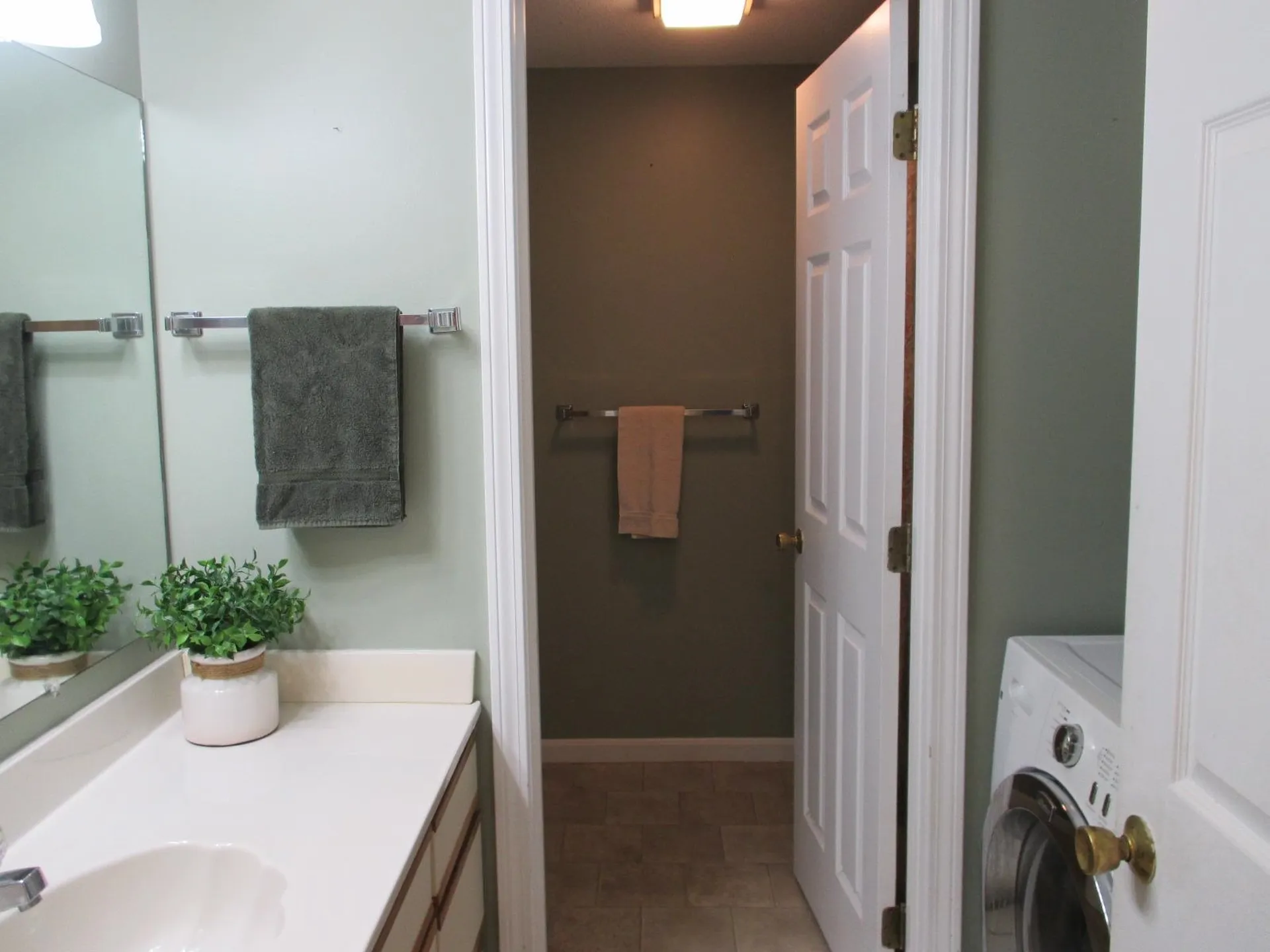 28d Stonehouse Lane Keene NH 03431