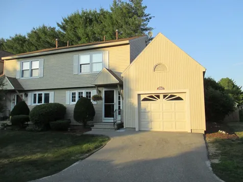 28d Stonehouse Lane Keene NH 03431