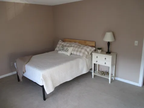 28d Stonehouse Lane Keene NH 03431