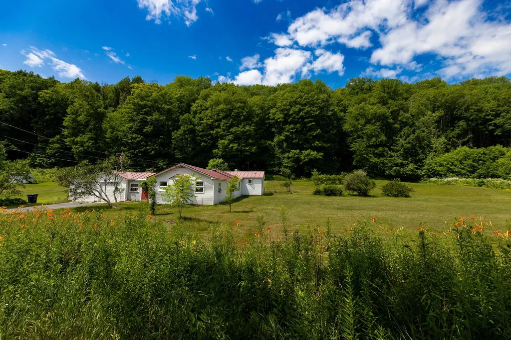 150 Pomfret Road Hartford VT 05084