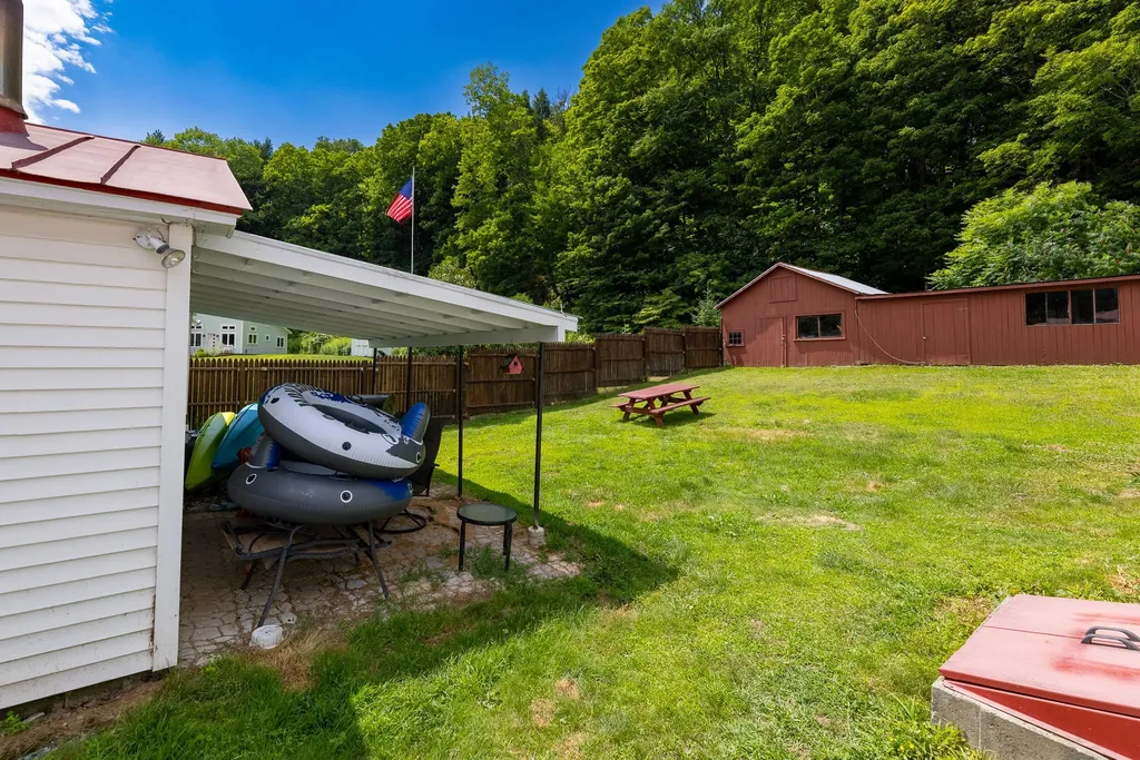 150 Pomfret Road Hartford VT 05084