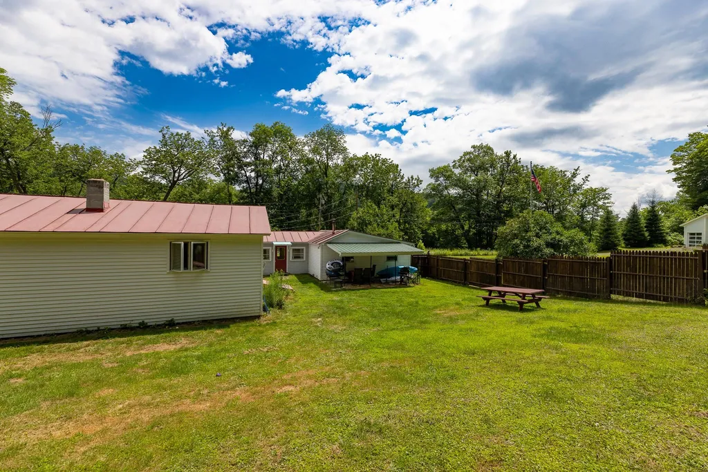 150 Pomfret Road Hartford VT 05084