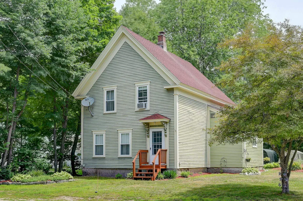 121 Pleasant Street Conway NH 03818