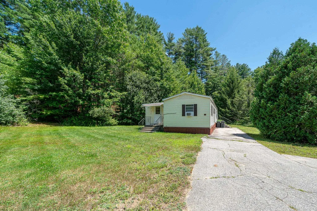 16 Vindale Road Hooksett NH 03106
