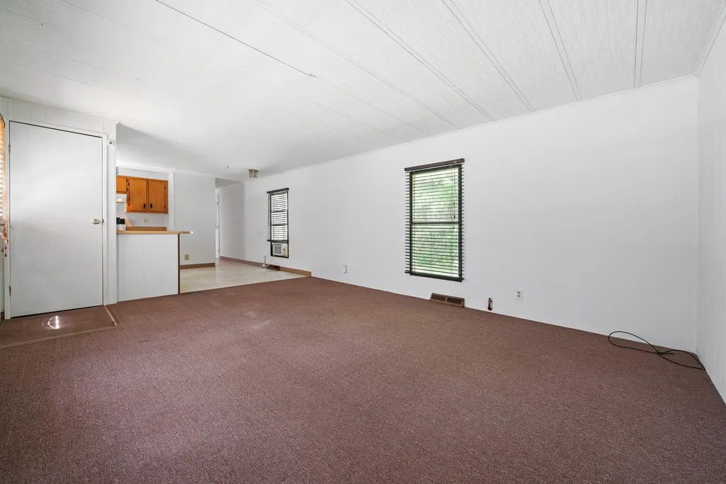 16 Vindale Road Hooksett NH 03106