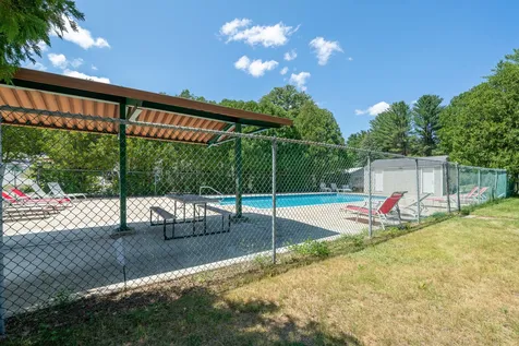 16 Vindale Road Hooksett NH 03106