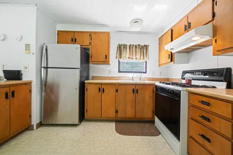 16 Vindale Road Hooksett NH 03106