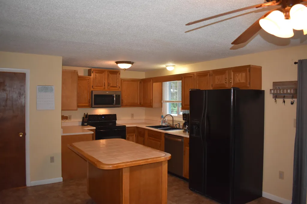 38r Scenic Drive Derry NH 03038