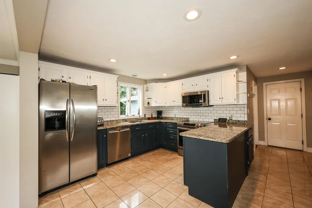 6 Tudor Drive Salem NH 03079