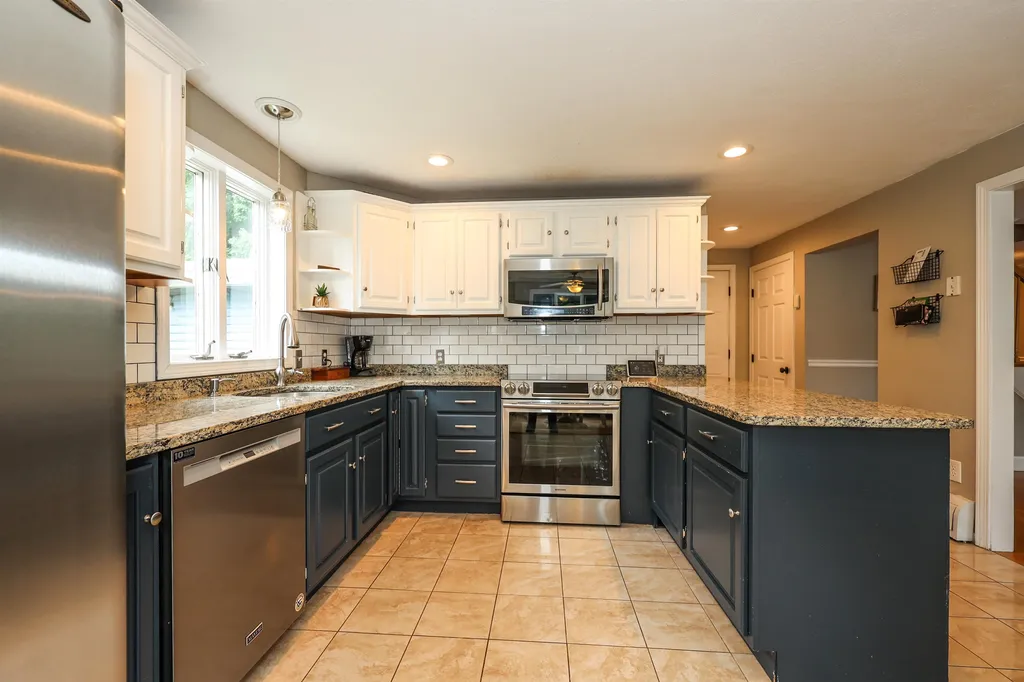 6 Tudor Drive Salem NH 03079