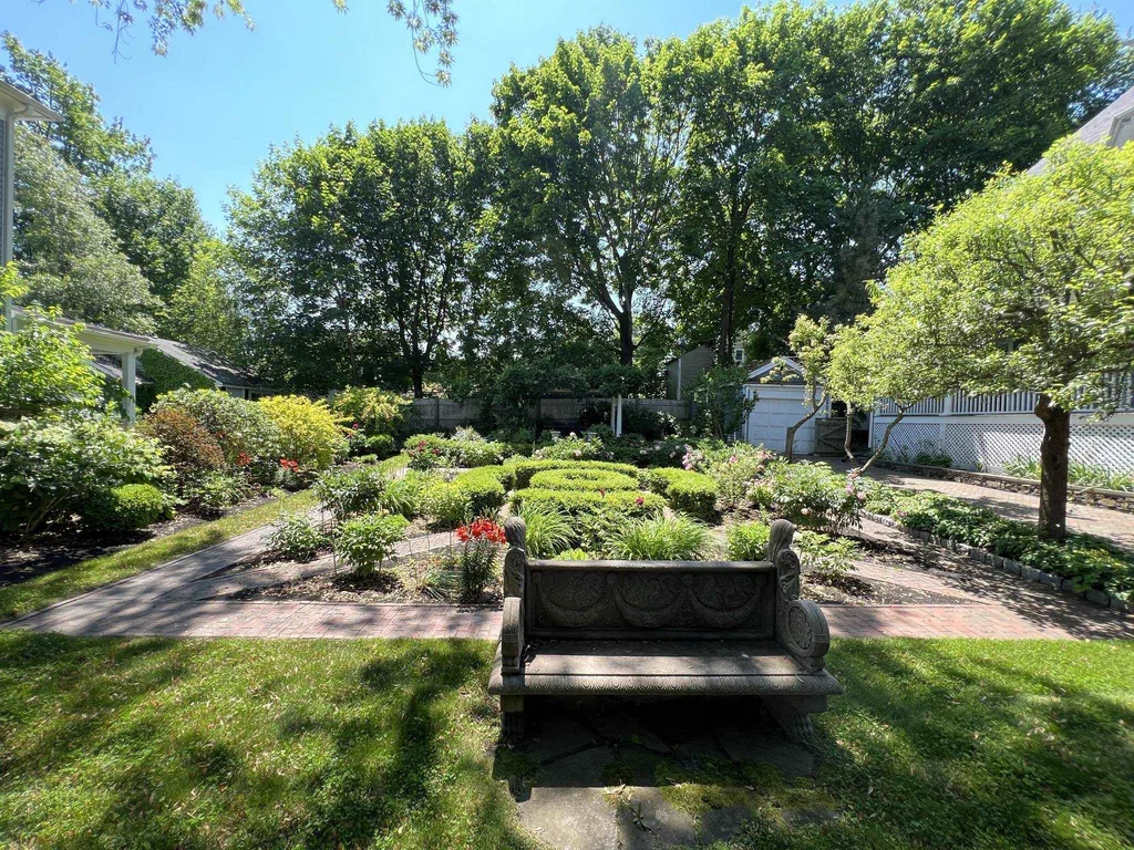 44 Humphreys Court Portsmouth NH 03801