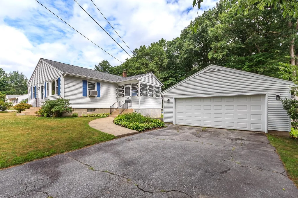6 Webb Street Salem NH 03079