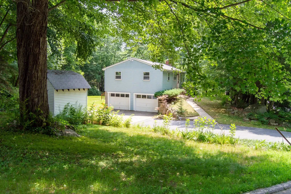 33 Lamson Drive Merrimack NH 03054