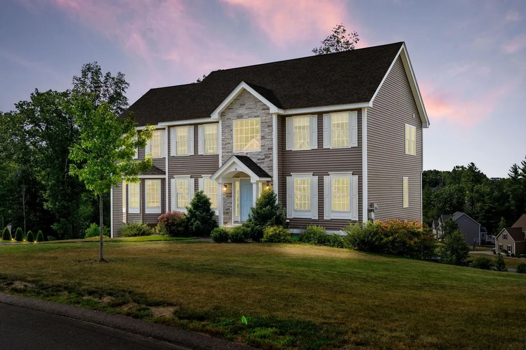 14 Beechwood Road Salem NH 03079