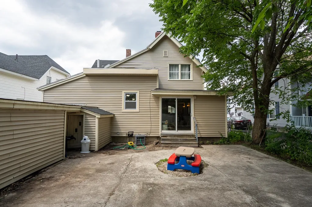 313 Laurel Street Manchester NH 03103