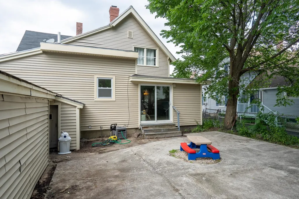 313 Laurel Street Manchester NH 03103