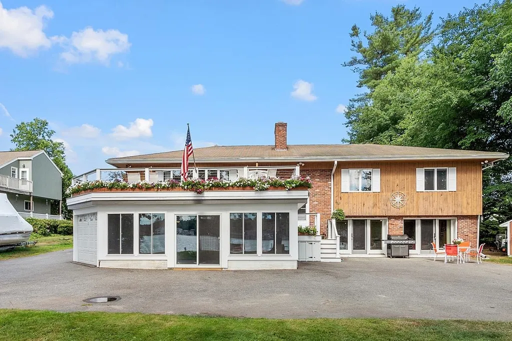 16 Gillis Terrace Salem NH 03079