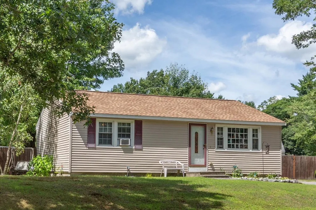 12 Rosemary Court Concord NH 03303