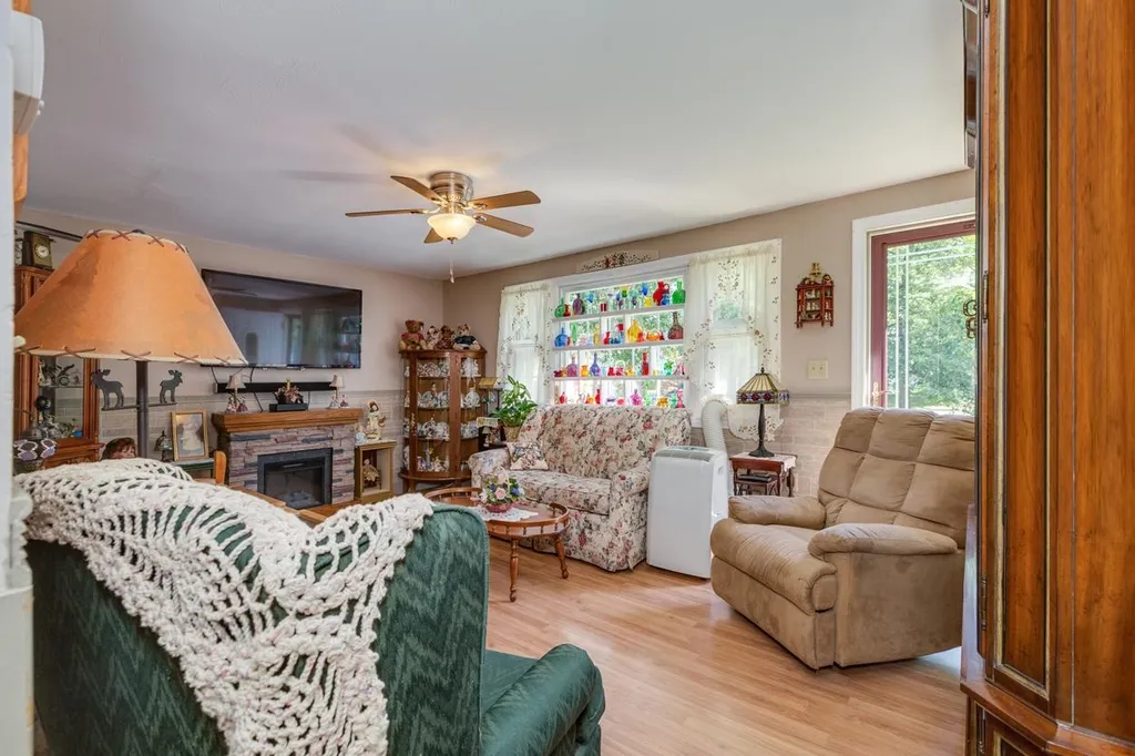 12 Rosemary Court Concord NH 03303
