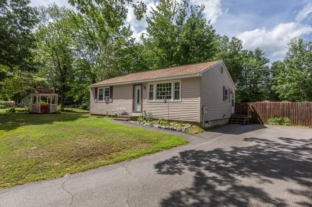 12 Rosemary Court Concord NH 03303