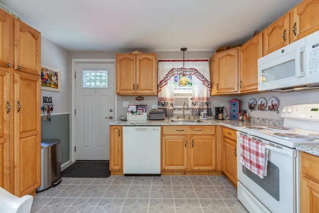 12 Rosemary Court Concord NH 03303