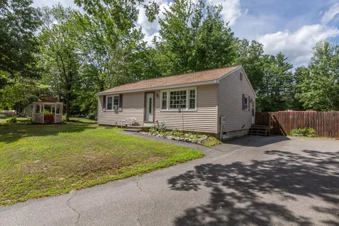 12 Rosemary Court Concord NH 03303