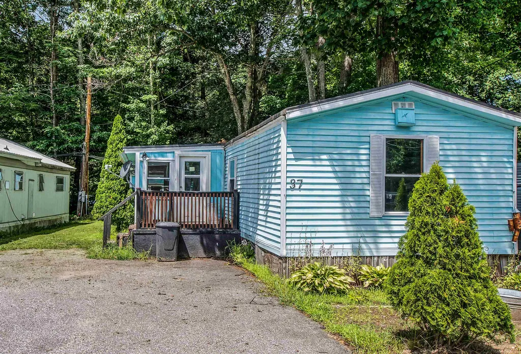 343 Old Lake Shore Road Gilford NH 03249
