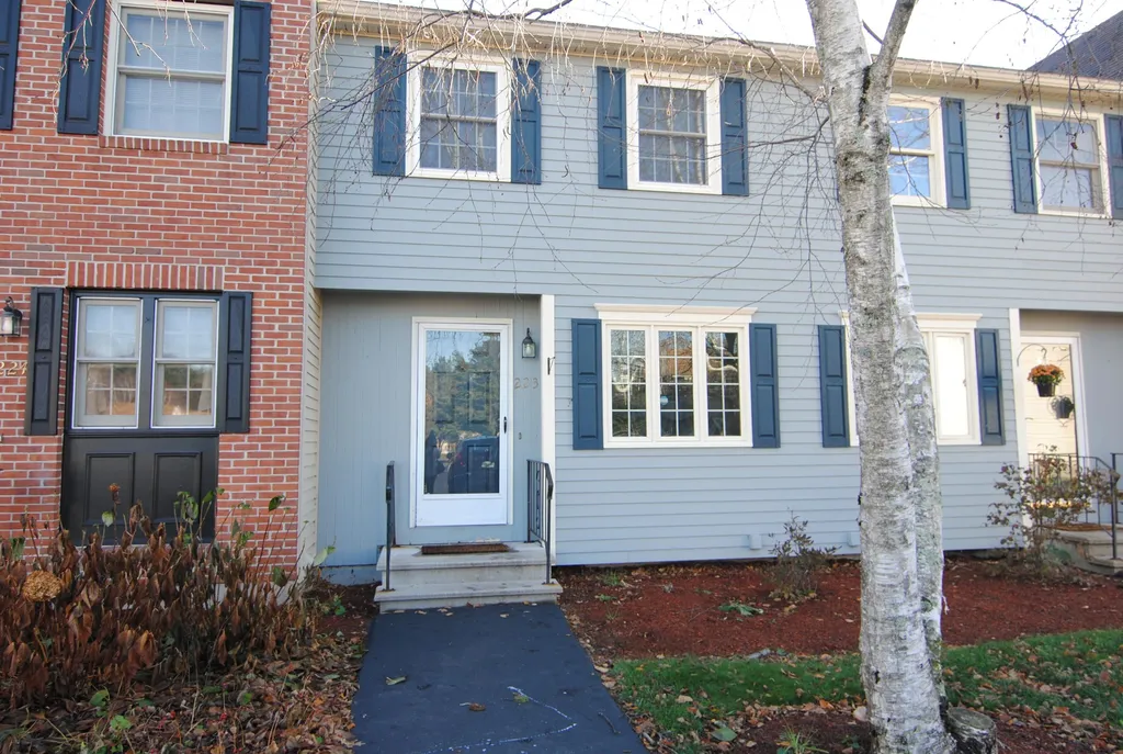 223 Fox Hollow Drive Hudson NH 03051