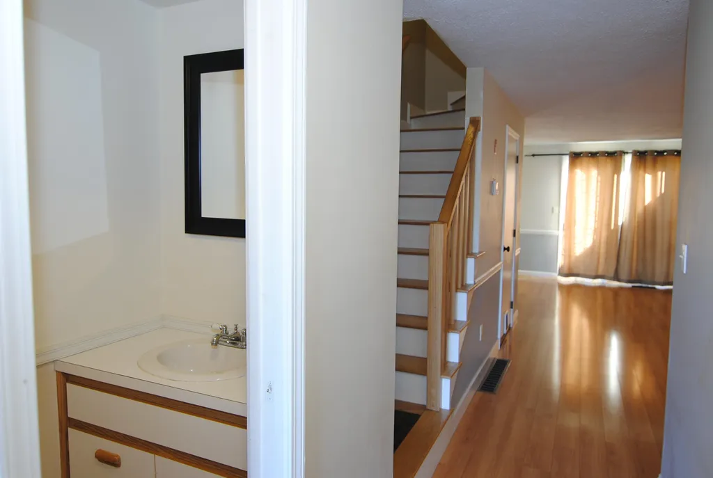 223 Fox Hollow Drive Hudson NH 03051