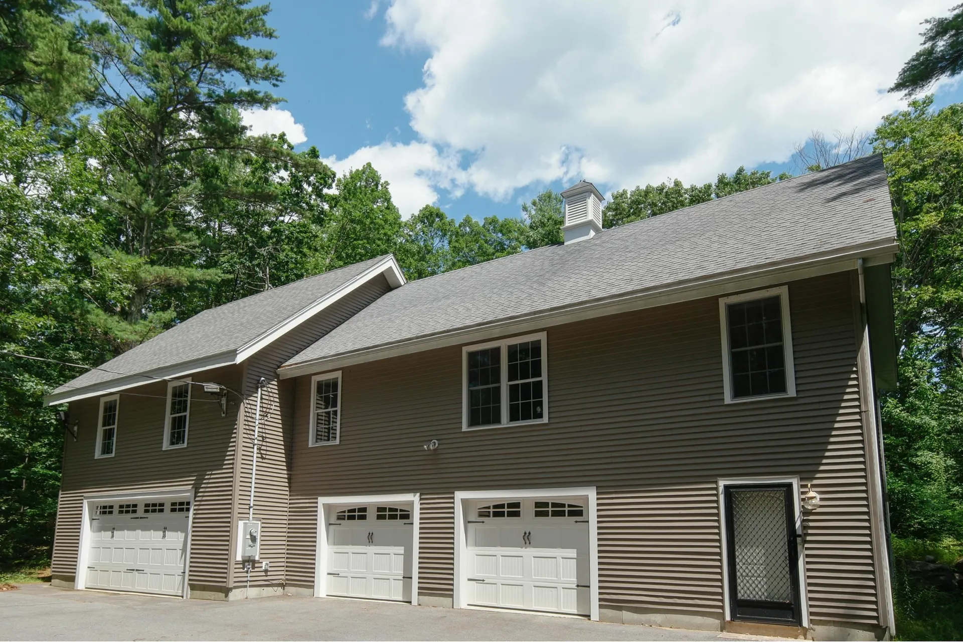51 Cross Road Sandown NH 03873