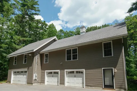 51 Cross Road Sandown NH 03873