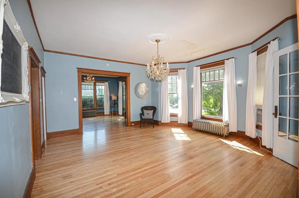 2288 Elm Street Manchester NH 03104
