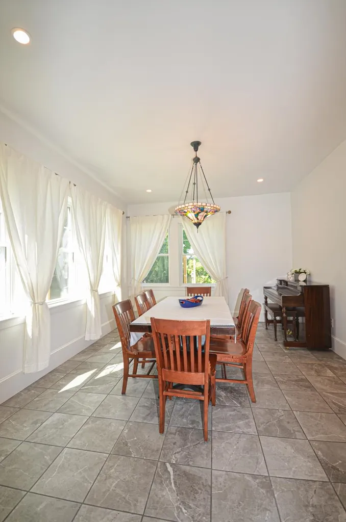 2288 Elm Street Manchester NH 03104